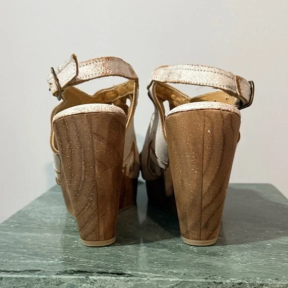 Very Volatile White and Brown Wedge Sandals - Picture 3 of 10